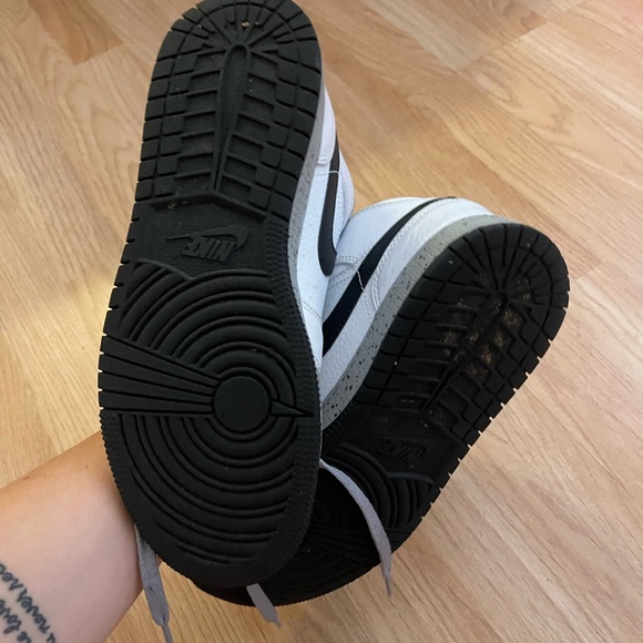 Air Jordan 1 Retro Mid GS “White Cement” - Picture 2 of 5